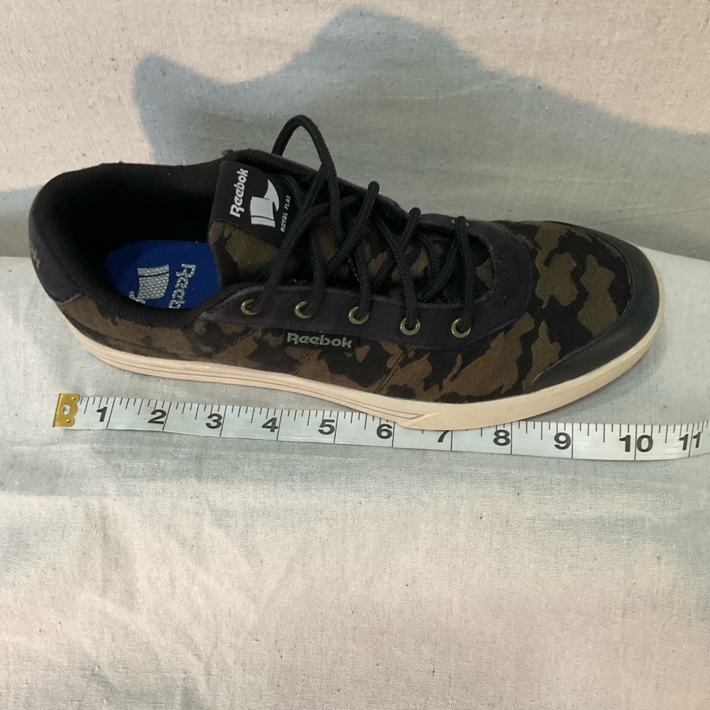 Reebok Cameo Royal Flag low top sneakers— Women’s size 6 EXCELLENT CONDITION